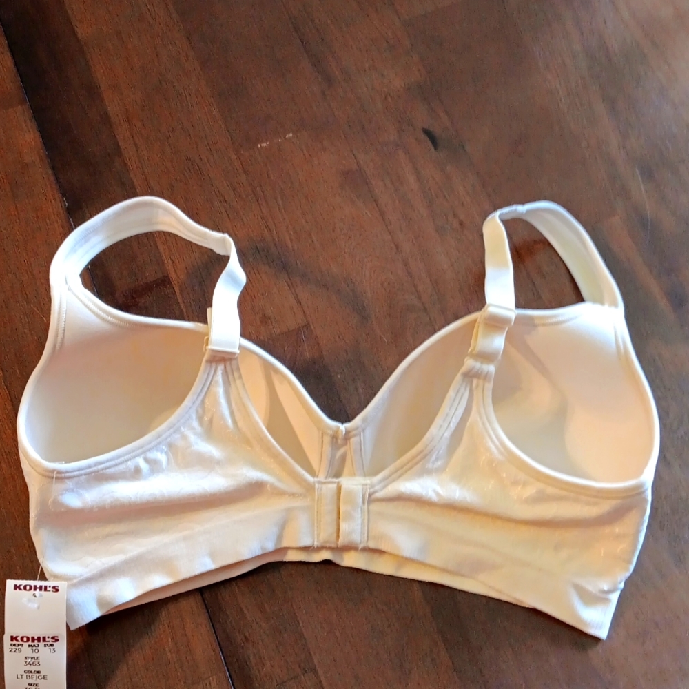 Bali comfort revolution wirefree bra - Picture 2 of 3